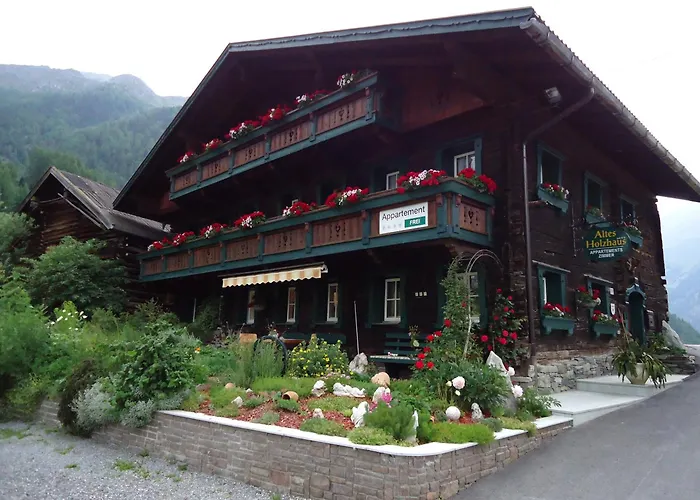 Altes Holzhaus Апартаменты *