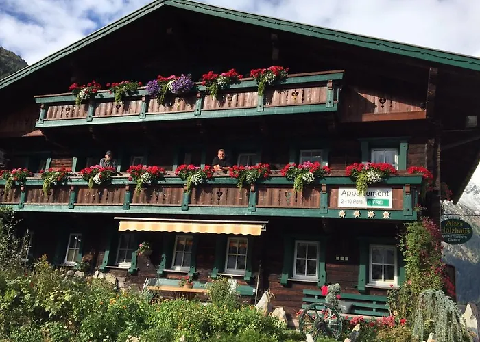 Апартаменты Altes Holzhaus Зёльден