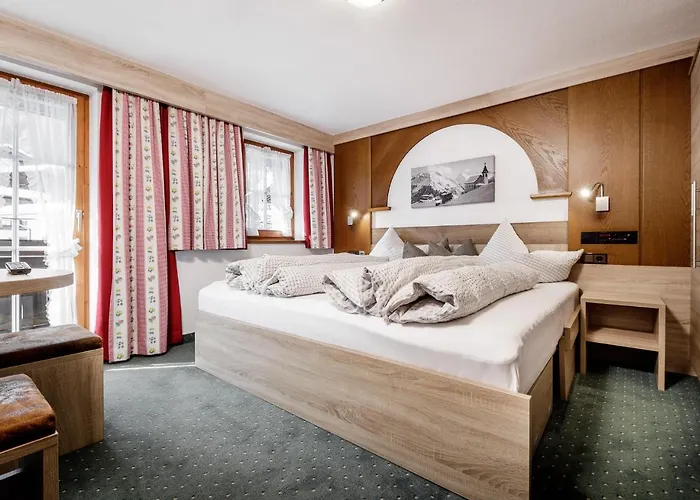 Altes Holzhaus * Sölden