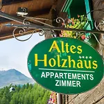 Altes Holzhaus